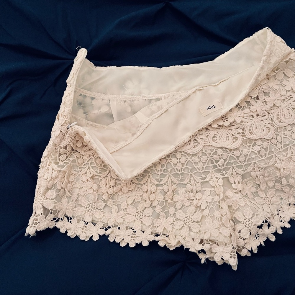 Tobi Shorts - Picture 4 of 4